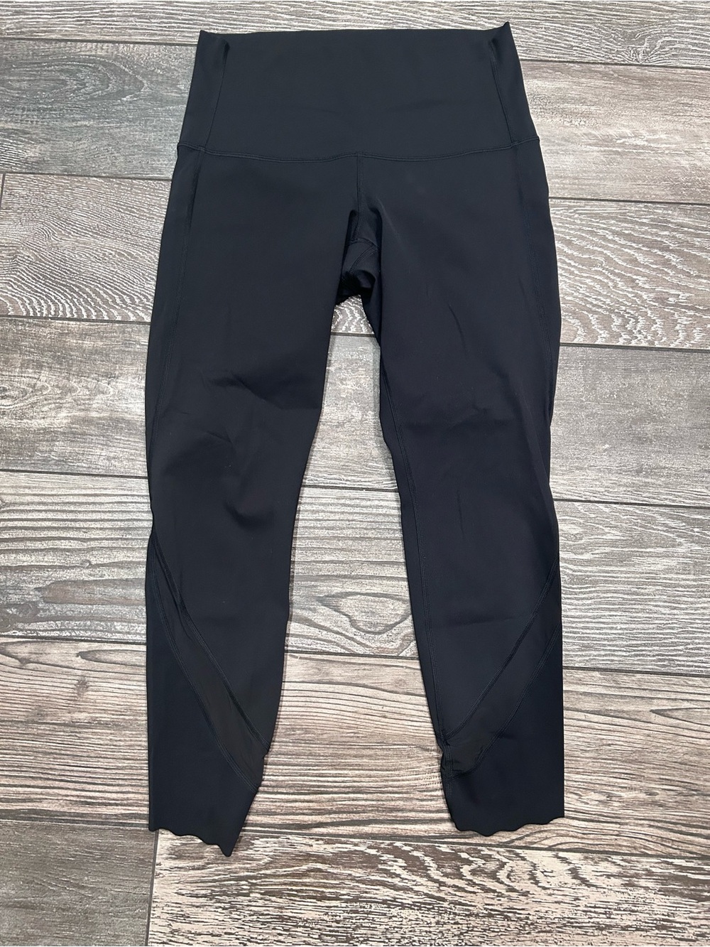 Lululemon Wunder Under Crop High-Rise *Roll Down Scallop Full-On Luxtreme 23"